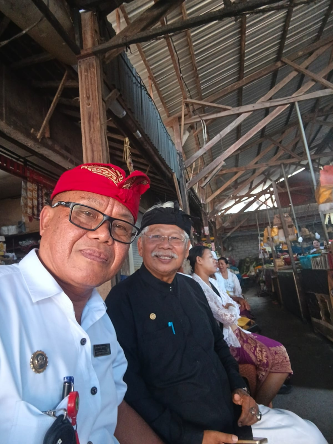 PIODAL BUDA CEMENG KELAWU DI PURA MELANTING PASAR DESA PEKEN BELAYU