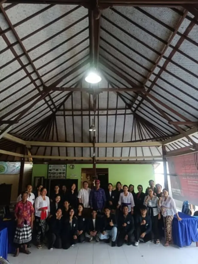 PERTEMUAN AWAL PERANGKAT DESA PEKEN BELAYU DENGAN MAHASISWA KKN UNIVERSITAS DHYANA PURA