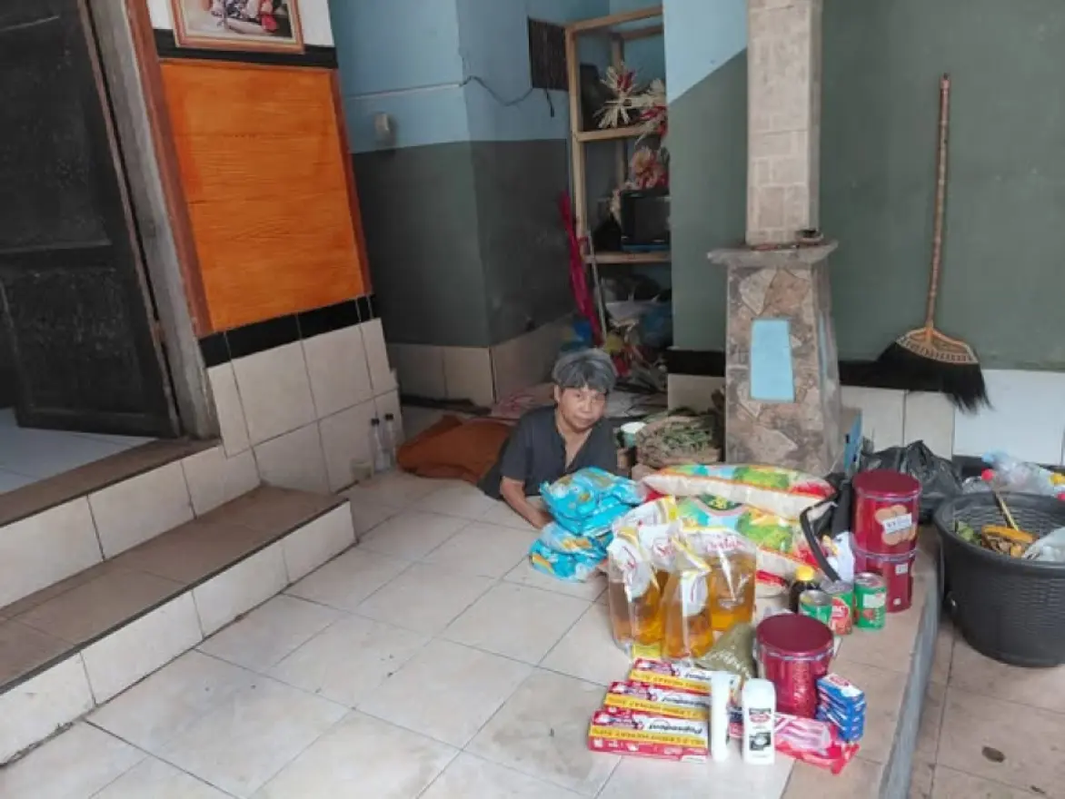 PENYERAHAN BANTUAN PAKET ATENSI REHABILITASI SOSIAL DI DESA PEKEN BELAYU