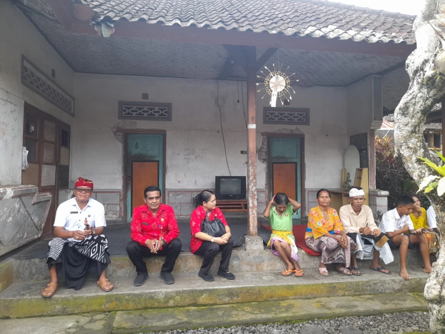 PROGRAM BEDAH RUMAH UNTUK WARGA YANG MASUK KRITERIA KEMISKINAN EKSTREM